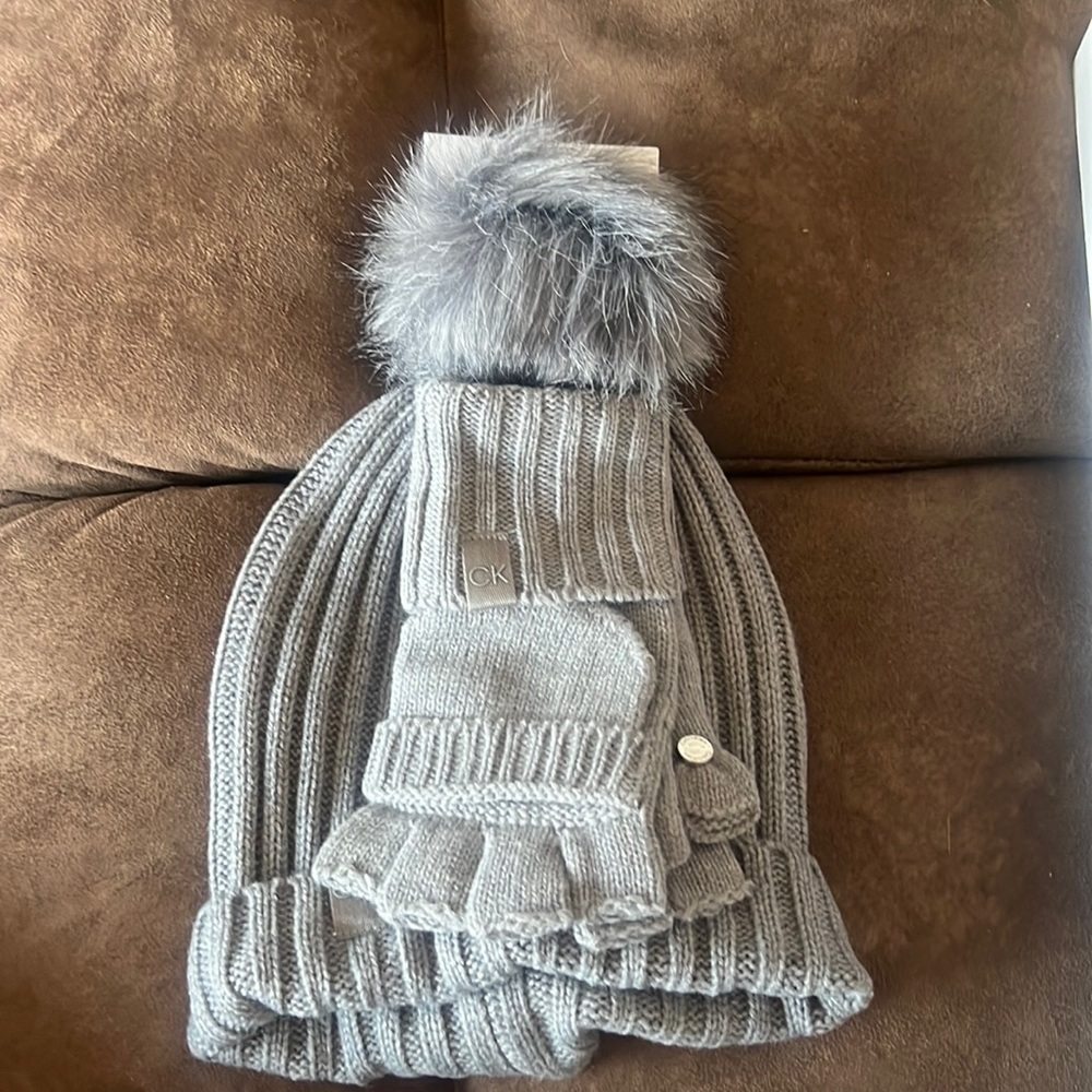 Calvin Klein hat and glove set